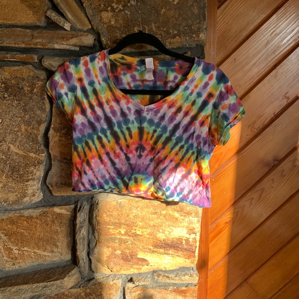 🌺3/$15 Beautiful Tie-Dye Crop Top